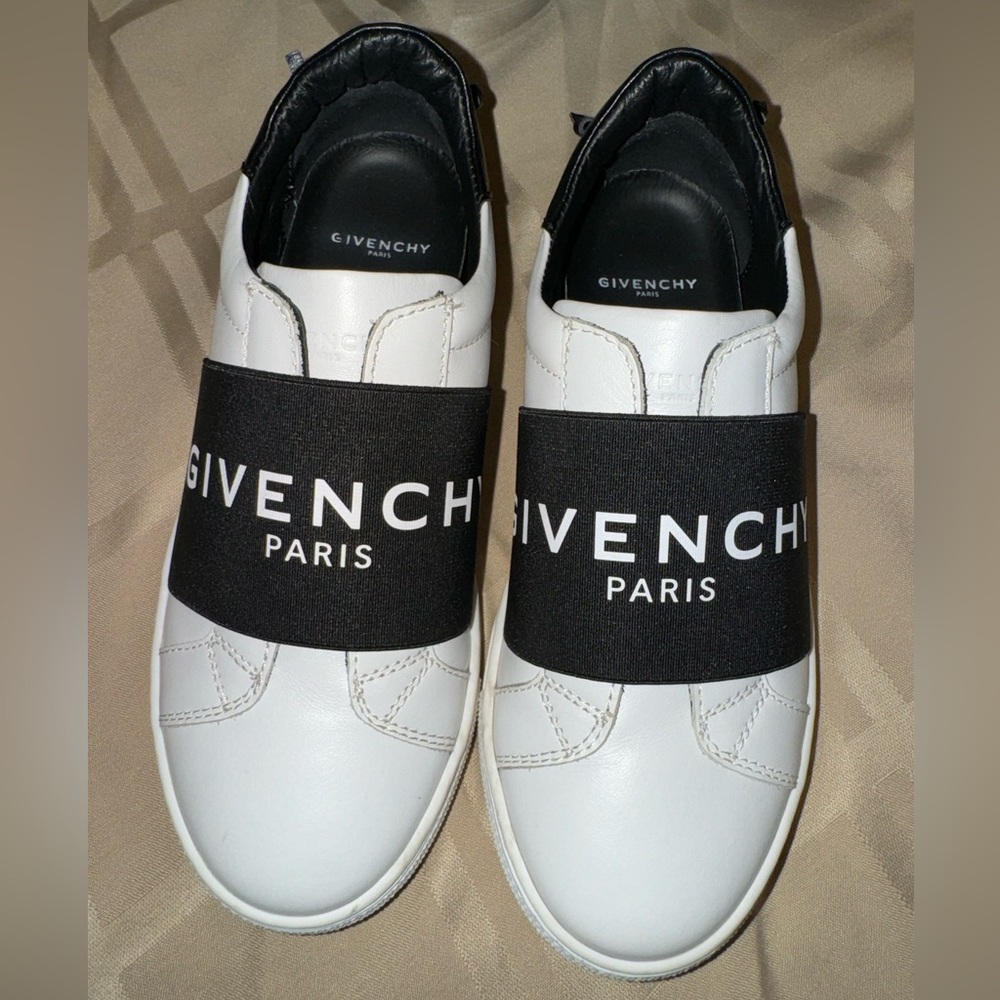 Givenchy black and white shoes size 32 (little boy)
